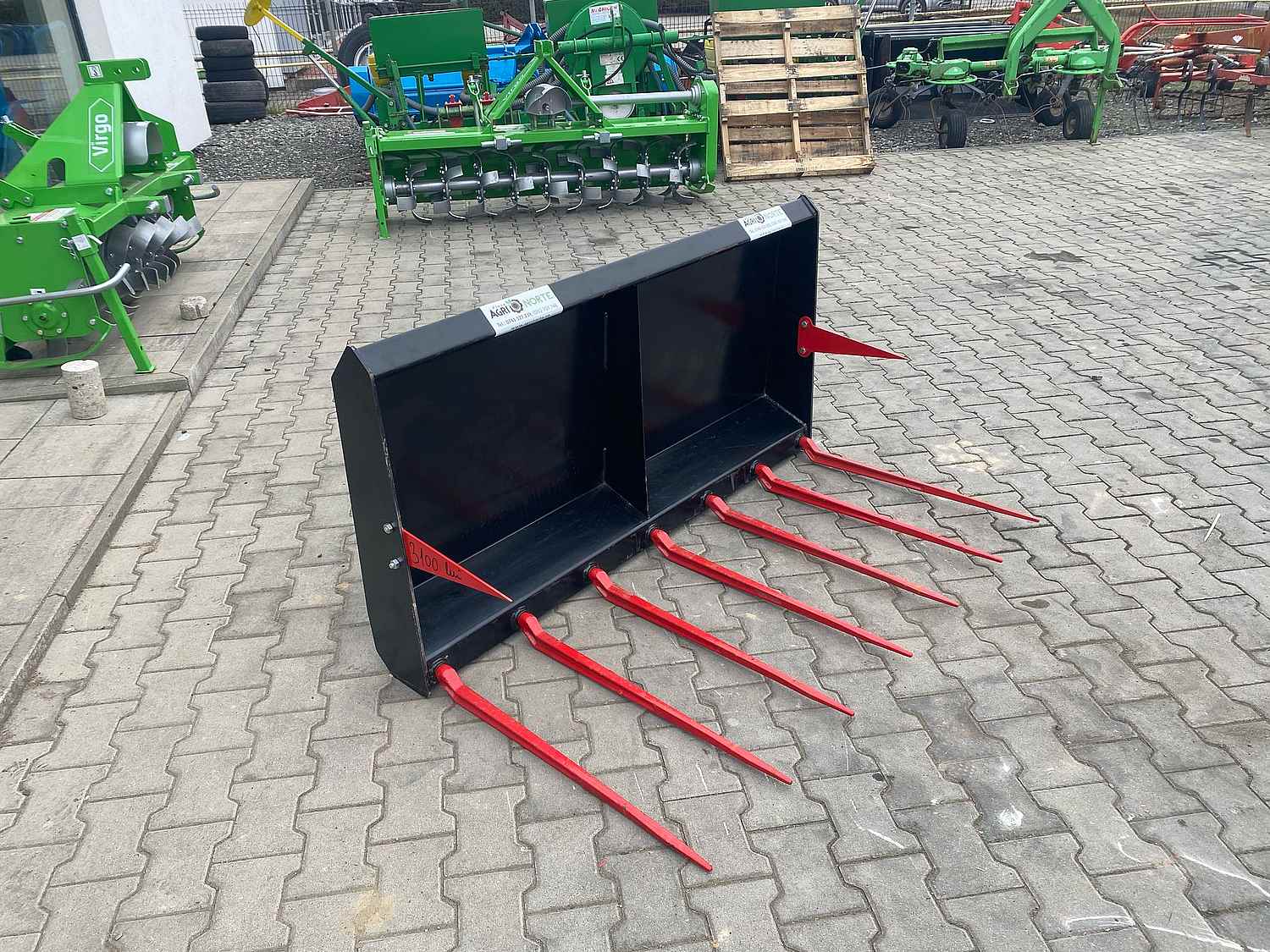Furca gunoi 1.4 m pentru incarcator frontal
