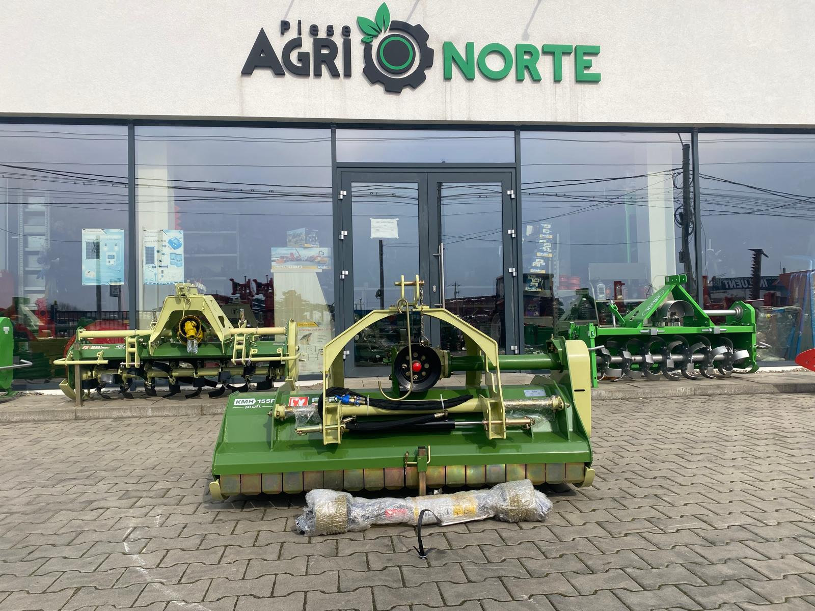 Tocator de resturi vegetale STARK KMH-155F PROFI